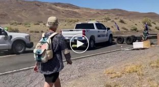 In Nevada, rangers severely detained environmental activists who blocked the road