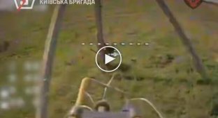 Воины 5-й ОШБр уничтожили бронетехнику в разрушенном ангаре, а также ликвидировали вражескую пехоту в укрытии