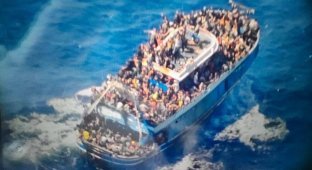 Біля берегів Греції перекинувся човен з мігрантами: загинуло щонайменше 78 людей (3 фото)