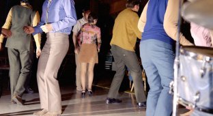 Машина времени. Танцы в клубе 1970 (6 фото)