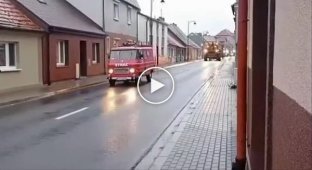 The most cunning driver in Poland tried to overtake a column of farmers