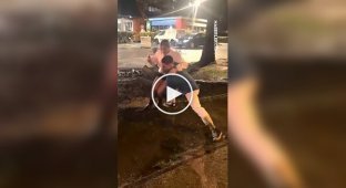 A failed attempt to carry a girl across water ended in a fall