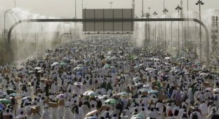В Саудовской Аравии из-за давки погибло более 220 паломников (8 фото)