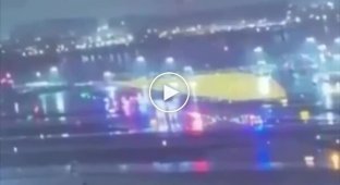 В США самолет врезался в пожарную машину в аэропорту