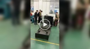 Высокоскоростной станок способный производить до 800 гвоздей в минуту