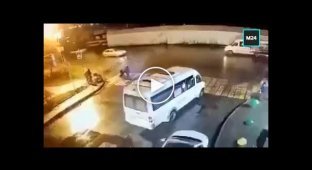 В подмосковном городе Видное Mercedes сбил женщину и двух детей