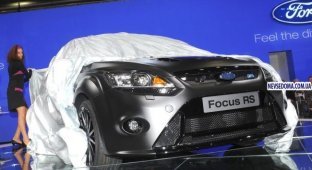 Ford Focus RS500 представлен официально (10 фото)