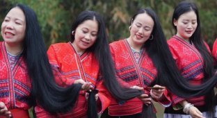 Китаянки, которые стригутся лишь дважды в жизни и едят шампунь (6 фото)