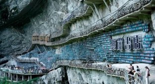 Незвичайна книгарня у Китаї (4 фото + 1 відео)