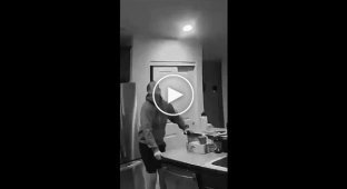 А ведь хотел только лампочку поменять