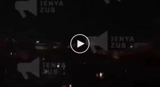 Момент удара российскими оккупантами по гостинице в Харькове