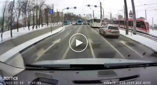 Unexpected maneuver at the intersection