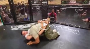 Бросок бодибилдинга против техники борцов MMA: Ларри Уилс в октагоне