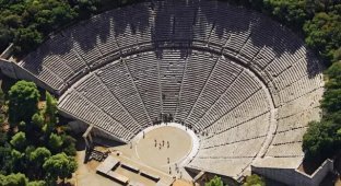 The ancient theater of Epidaurus: an ancient wonder preserved to this day (2 photos)