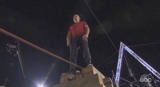 Канатоходец Ник Валленда прогулялся по тросу над активным вулканом в Никарагуа (14 фото + видео)