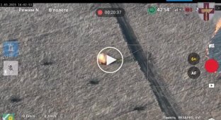 Airborne assault troops attacked the equipment of Russian soldiers and enemy manpower