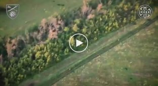 Воины 66 ОМБр атаковали мотоцикл с оккупантом прямо на ходу на Лиманском направлении