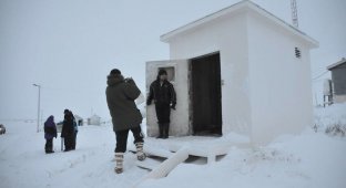 Как хранят еду в леднике: самая знаменитая морозильная камера Канады (4 фото)