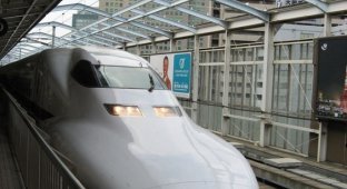 Поезда в Японии (15 фото)