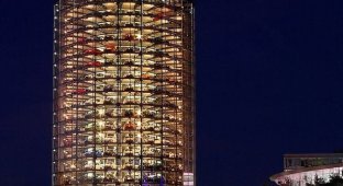 Автомобильные башни-парковки в Германии (9 фото)