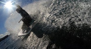 Опасный серфинг (19 фотографий)
