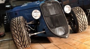 Интересный фотоотчет о сборке Hot Rod’а Factory Five (20 фото)