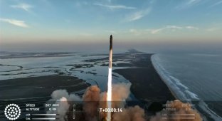 Второй запуск сверхтяжелой ракеты Маска потерпел неудачу (1 фото + 4 видео)