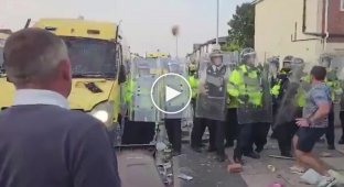 Френдли фаер на протестах в Великобритании