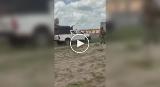 Літак з міністром з Конго викотився з злітно-посадкової смуги і загорівся