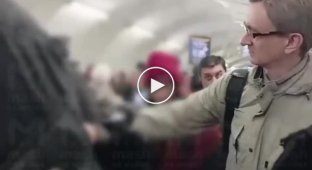 “Don’t swear, I got it!: a St. Petersburg man almost strangled a girl on a metro escalator