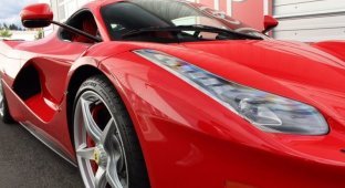 Ferrari LaFerrari с минимальным пробегом продается за 3 миллиона долларов (14 фото)