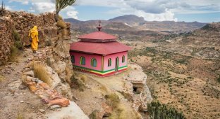 Эфиопия: жизнь церквей древнего царства (13 фото)