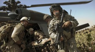 Будни экипажа санитарного вертолета в Афганистане (32 фото)