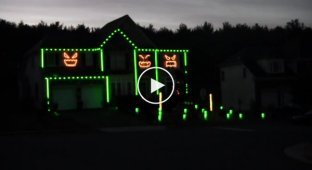 Подсветка дома на Хэллоуин в стиле Gangnam Style 2012