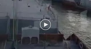 В Іркутській області п'яний капітан довірив управління танкера помічникові - той наїхав на судно, що стояло.