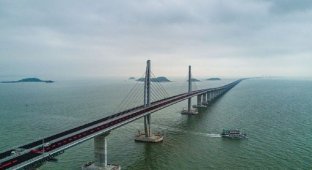 В Китае завершается строительство самого длинного в мире моста через море (13 фото)