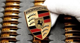 Планы Porsche по электромобилям потерпели крах: флагманский SUV выйдет с ДВС (3 фото)