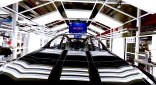 Employee claims Tesla robot caused him to faint, now bills the company $51 million (2 photos)
