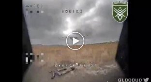 A Russian lost his head after he hit a Ukrainian kamikaze drone with his hand