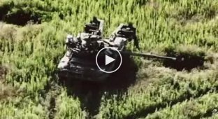 Российский танк с минным плугом подбит украинским ПТРК. Марьинка