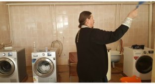 В Лавровском доме-интернате освятили стиральные машины (3 фото)