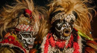 В Дакаре прошел второй Большой карнавал: яркие фото из столицы Сенегала (8 фото)