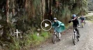 Неудачно поздаровался на велосипеде. Боливия