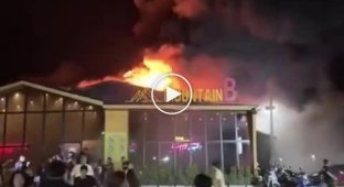 Пожар произошел ночью в пабе в районе Саттахип, Таиланд