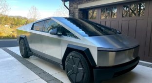 A Belarusian who bought a Tesla Cybertruck shared his impressions of the car (14 photos)