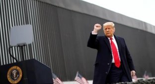 Трамп вирішив пофарбувати стіну на кордоні з Мексикою у чорний колір (1 фото + 1 відео)