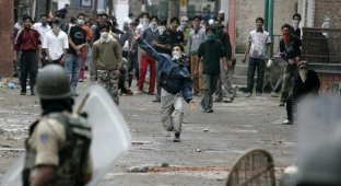 Беспорядки в Индии (11 фотографий)