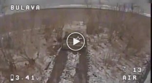 Бійці ударного підрозділу Булава знищили FPV-дроном Дикі Шершні танк окупантів