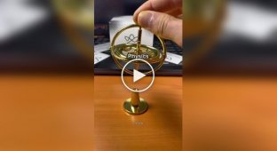 How the magic of physics works: A visual demonstration of how a gyroscope works