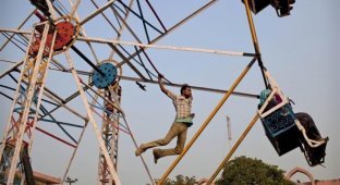 The most dangerous Ferris wheel in the world is, of course, in India (4 photos + 1 video)